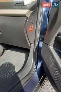 Хэтчбек Opel Astra 2007 в 