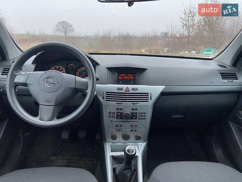 Хэтчбек Opel Astra 2009 в Здолбунове