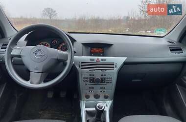 Хэтчбек Opel Astra 2009 в 