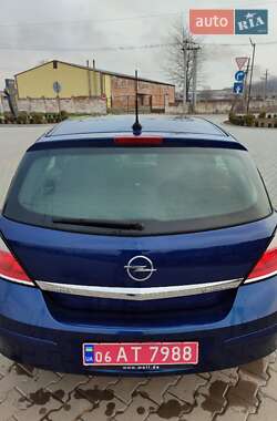 Хэтчбек Opel Astra 2006 в 