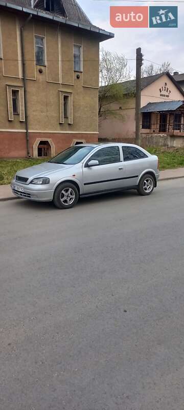 Хэтчбек Opel Astra 1998 в 