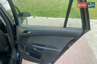 Универсал Opel Astra 2009 в Луцке