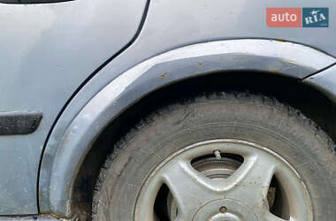 Хетчбек Opel Astra 2000 в 
