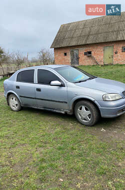 Хетчбек Opel Astra 2000 в 