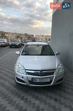 Хэтчбек Opel Astra 2007 в 