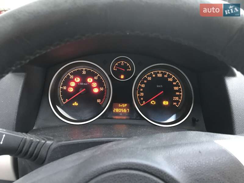 Хэтчбек Opel Astra 2007 в Ровно