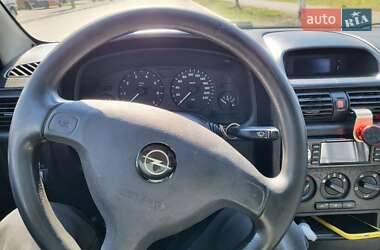 Хэтчбек Opel Astra 1999 в 