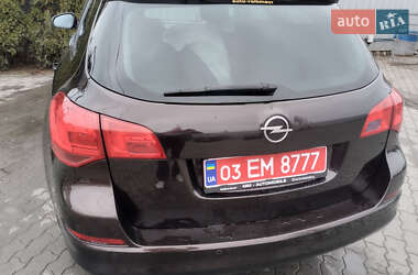 Универсал Opel Astra 2013 в 