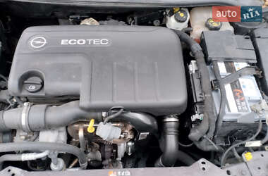 Универсал Opel Astra 2013 в 