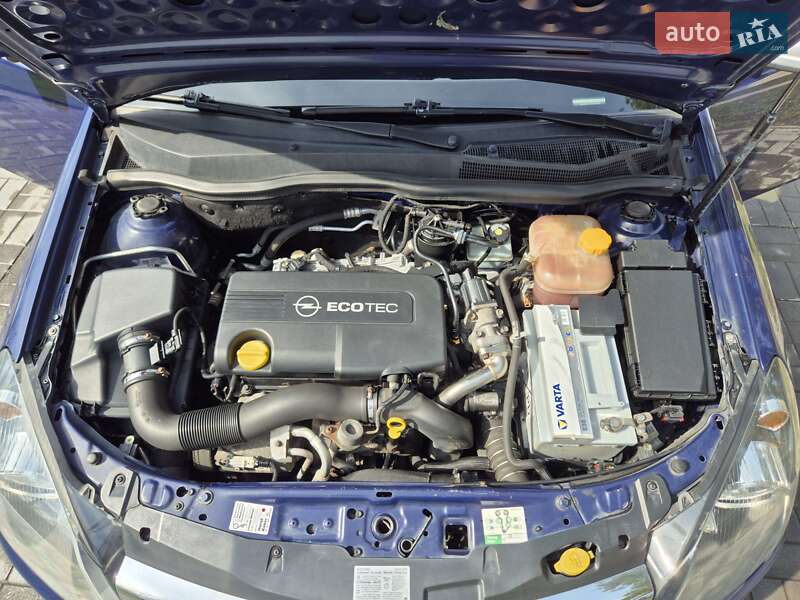 Універсал Opel Astra 2010 в Києві