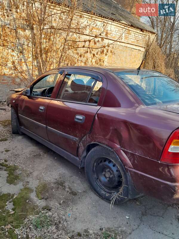 Седан Opel Astra 2006 в Звенигородке