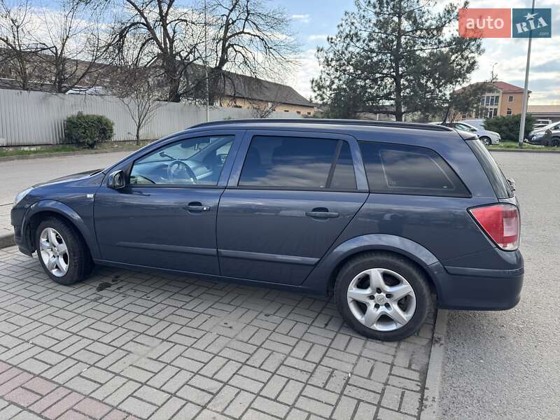 Универсал Opel Astra 2007 в Ужгороде