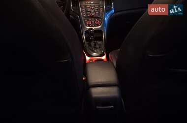 Седан Opel Astra 2012 в Полтаве