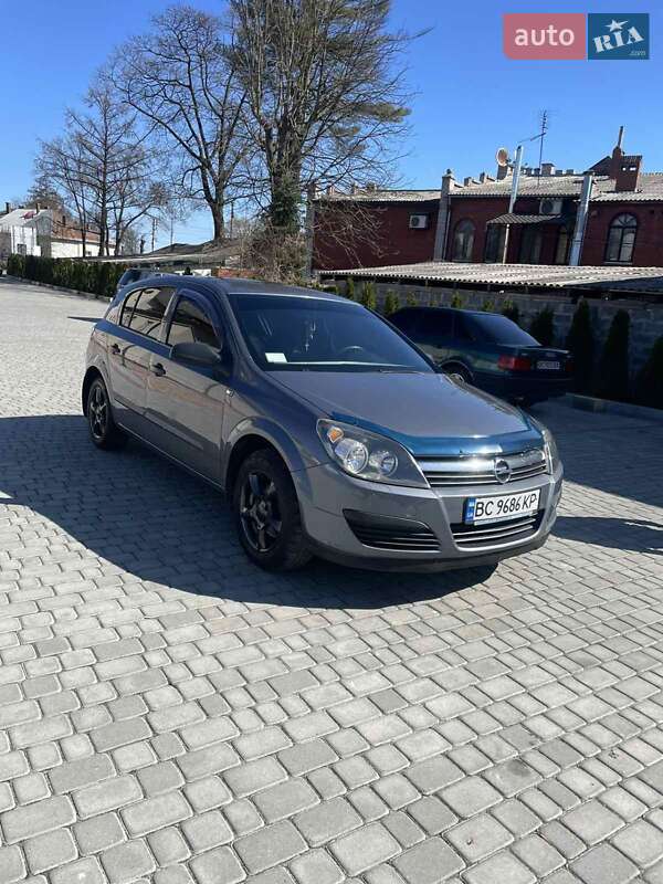 Хэтчбек Opel Astra 2006 в Львове