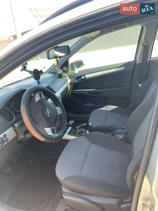 Универсал Opel Astra 2008 в Ивано-Франковске