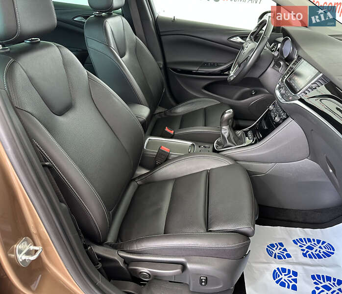 Универсал Opel Astra 2016 в Львове