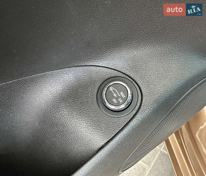 Универсал Opel Astra 2016 в Львове