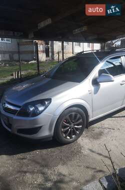 Универсал Opel Astra 2010 в 