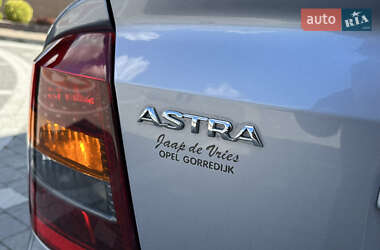 Хэтчбек Opel Astra 2004 в Дрогобыче