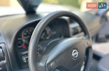 Хэтчбек Opel Astra 2004 в Дрогобыче
