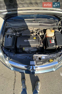 Универсал Opel Astra 2005 в 