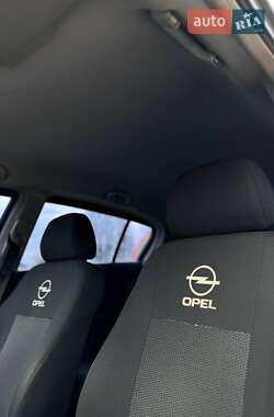 Хетчбек Opel Astra 2005 в 