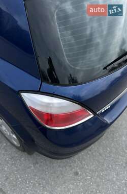 Хетчбек Opel Astra 2005 в 