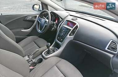 Універсал Opel Astra 2012 в 