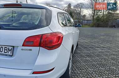 Універсал Opel Astra 2012 в 