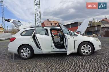 Універсал Opel Astra 2012 в 