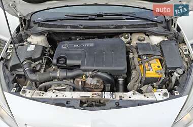 Універсал Opel Astra 2012 в 