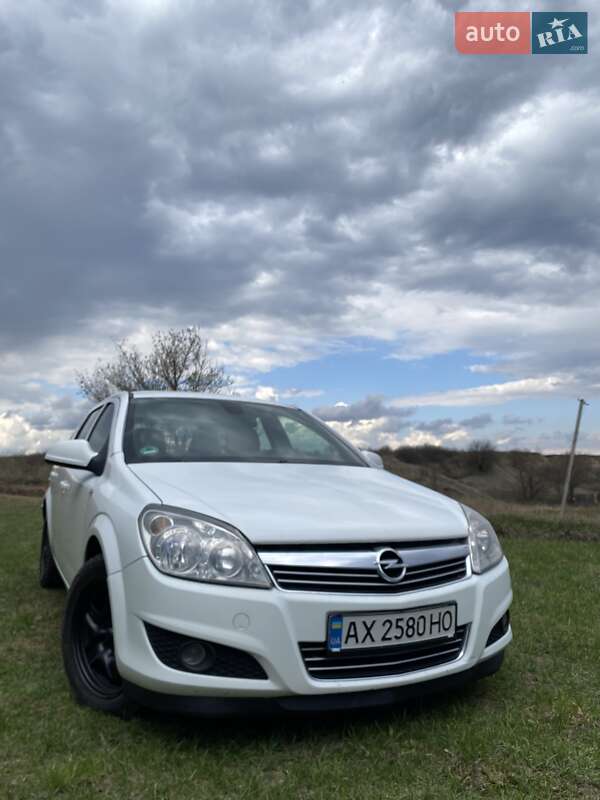 Универсал Opel Astra 2009 в Краснограде