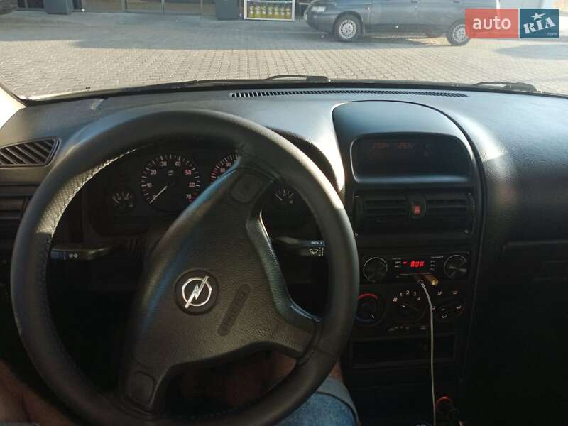 Седан Opel Astra 2006 в Голованевске фото 7 Седан Opel Astra 2006 в Голованевске