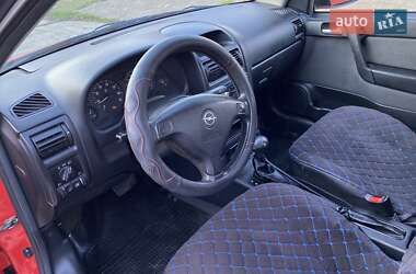 Хэтчбек Opel Astra 2002 в 