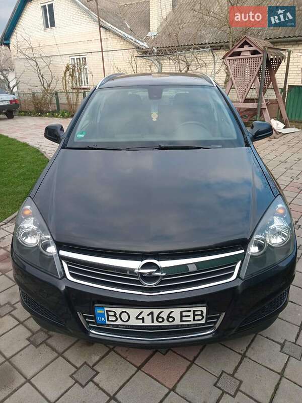 Универсал Opel Astra 2010 в Чорткове