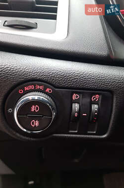 Универсал Opel Astra 2011 в 