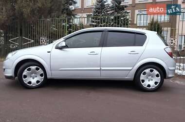 Хетчбек Opel Astra 2005 в 