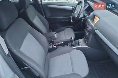 Хетчбек Opel Astra 2005 в 