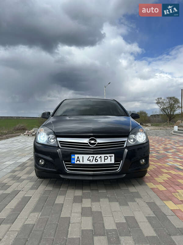 Opel Astra 2012