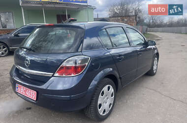 Хэтчбек Opel Astra 2008 в 