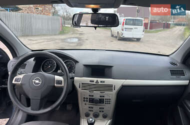 Хэтчбек Opel Astra 2008 в 