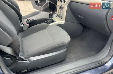 Хэтчбек Opel Astra 2008 в 