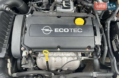 Хэтчбек Opel Astra 2008 в 