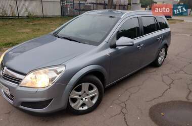 Универсал Opel Astra 2010 в 