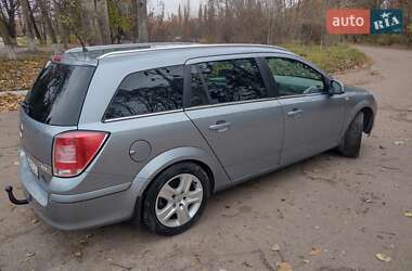 Универсал Opel Astra 2010 в 
