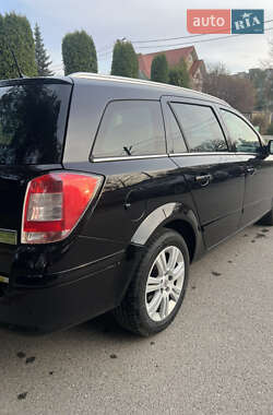 Универсал Opel Astra 2010 в 
