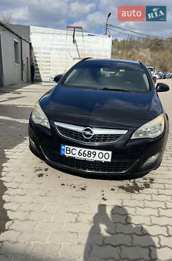 Универсал Opel Astra 2011 в 