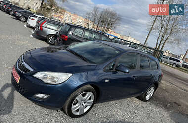 Универсал Opel Astra 2011 в 