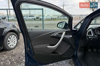 Универсал Opel Astra 2011 в 