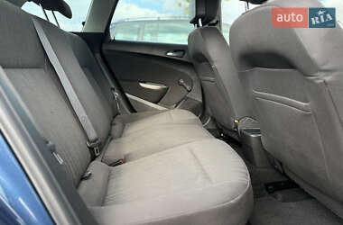 Универсал Opel Astra 2011 в 